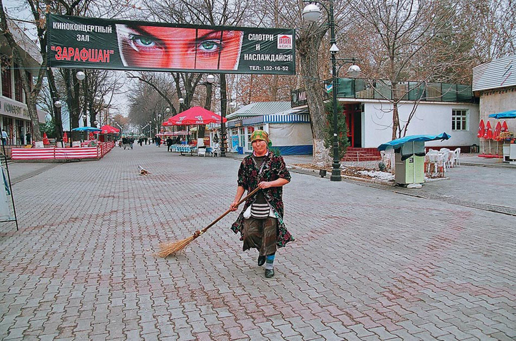 Kunst Usbekistan Gesellschaftskritik