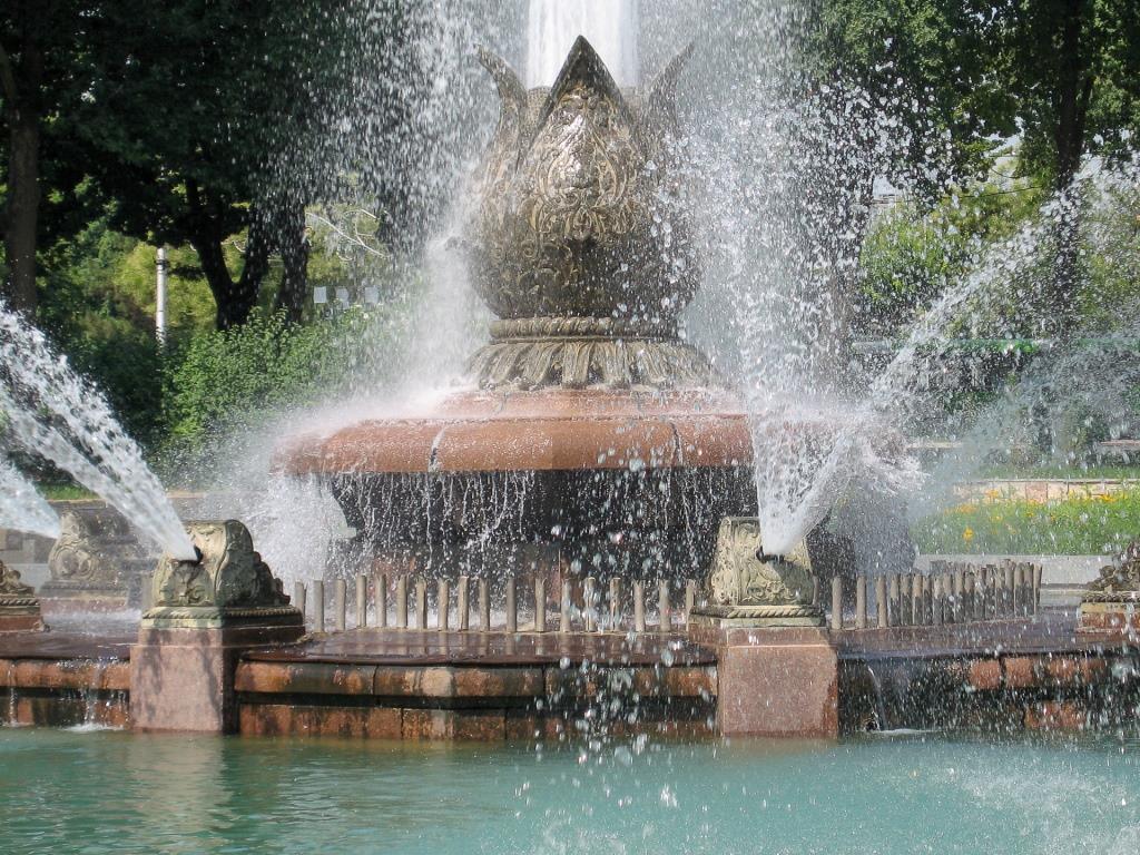 Sprungbrunnen Baumwollknospe Taschkent Usbekistan