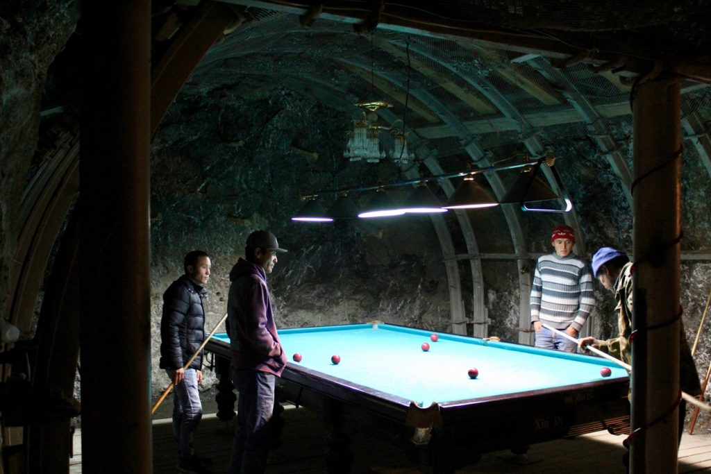 Billard im Sanatorium der Salzmine von Tschong Tus