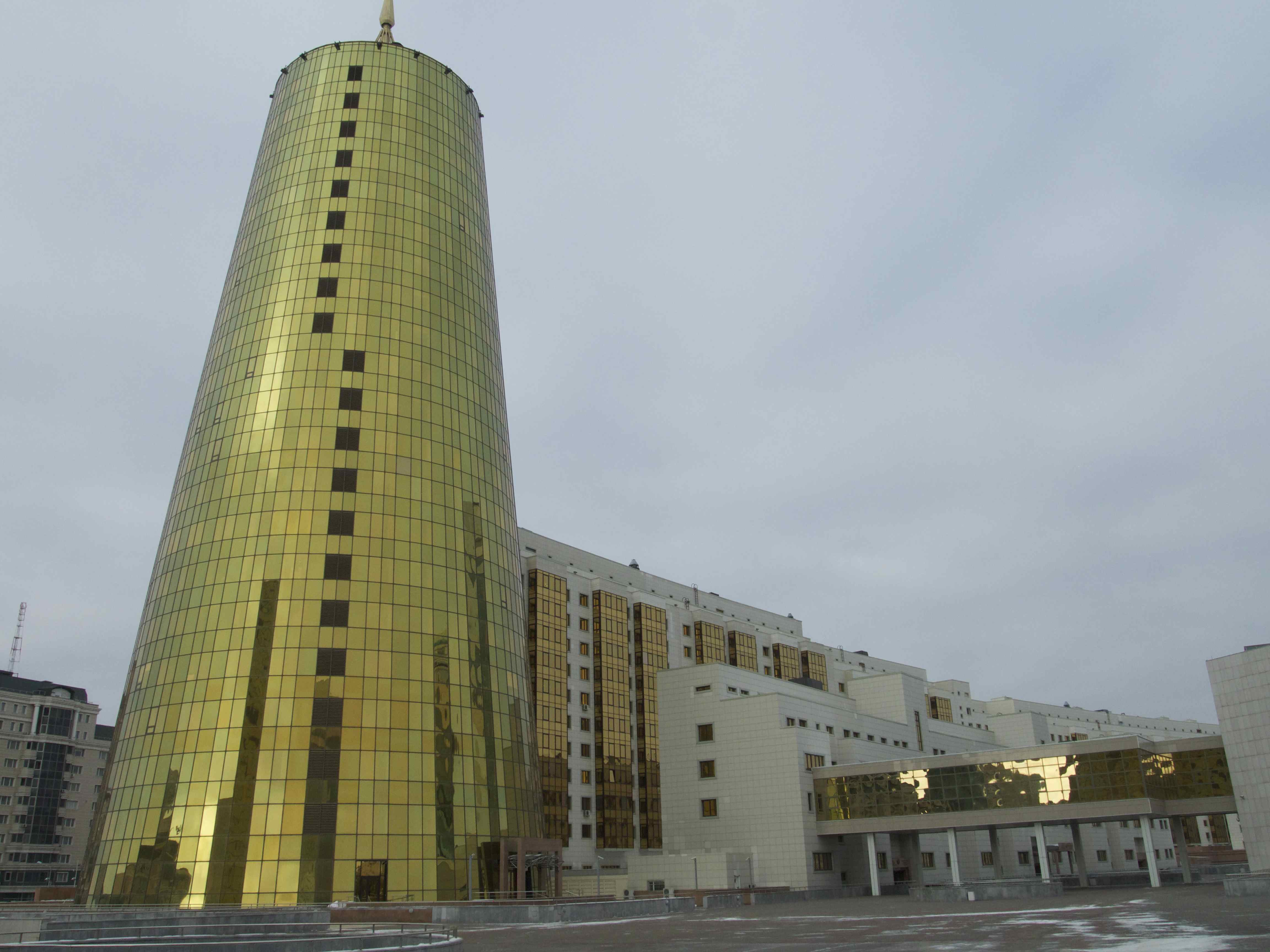 Le Parlement kazakh à Astana