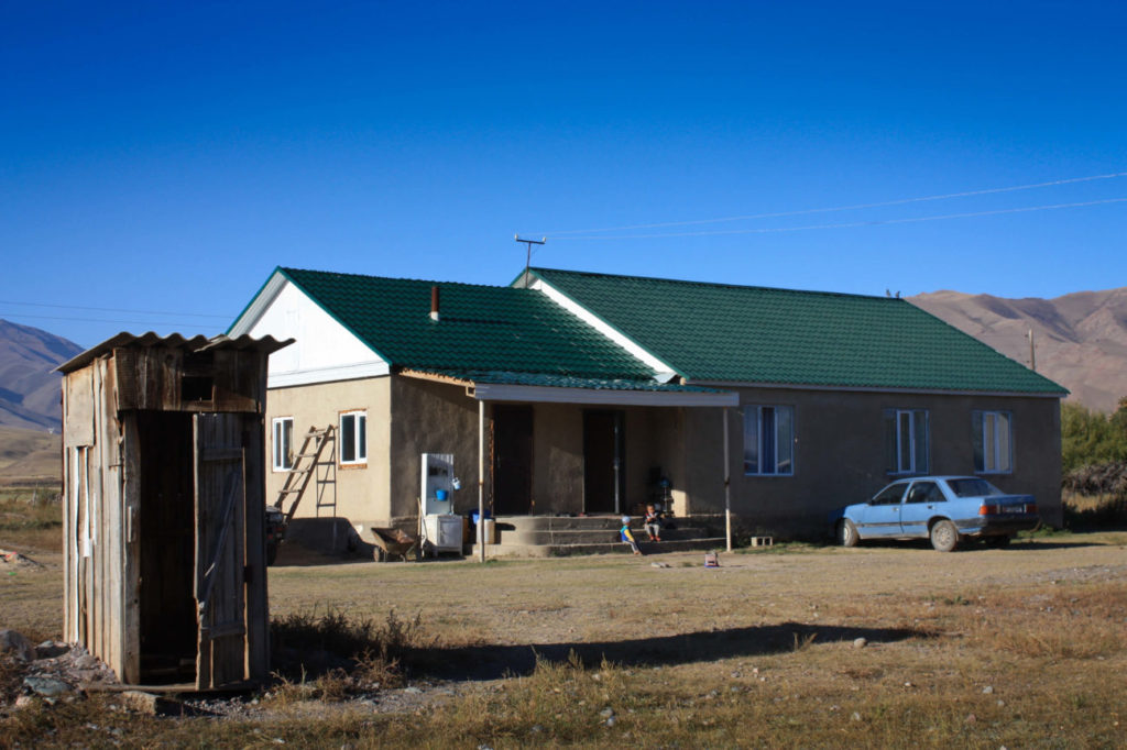 Extérieur maison maire Ak-Talaa Kirghizstan