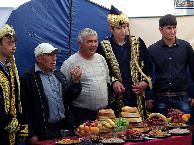 Un groupe d'Ouzbek émigrés en Russie, à Nijnevartovsk.