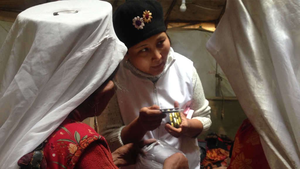 Pamir Kirghiz Afghanistan Médecin Santé Médecine Médicament Yourte