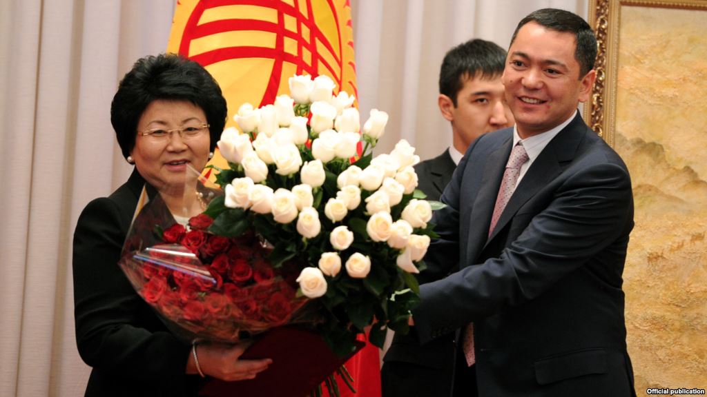 Omourbek Babanov Roza Otounbaïeva 2011 Roses Transition