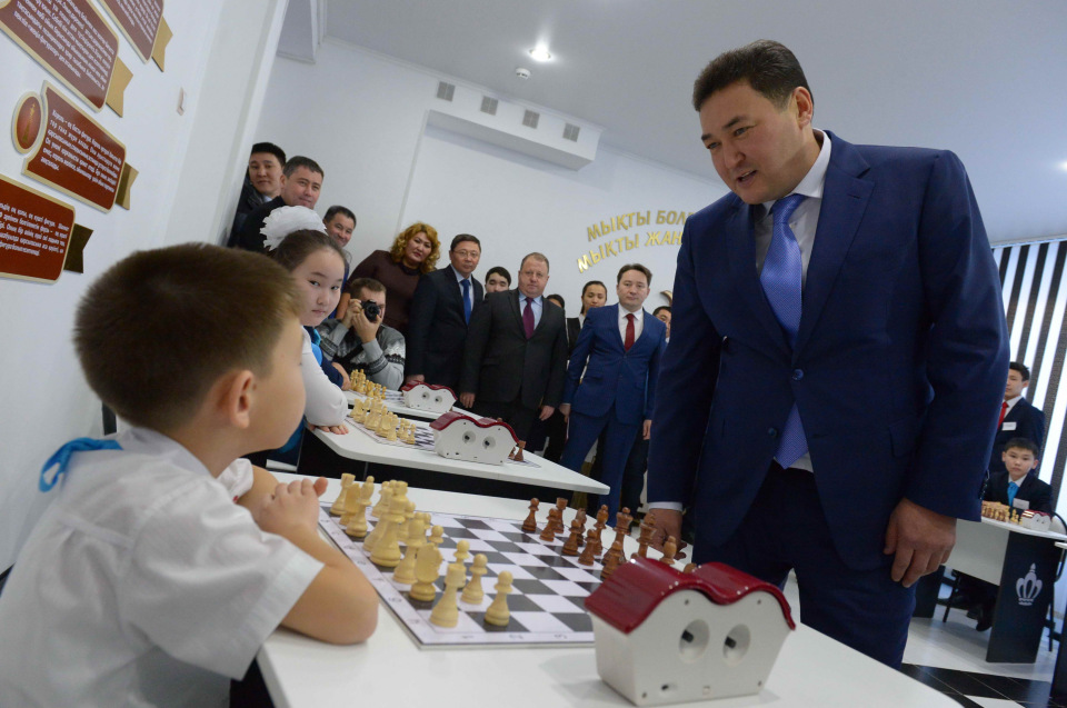 Echecs Sport Jeu Galijman Esenov Kazakhstan Fédération Président