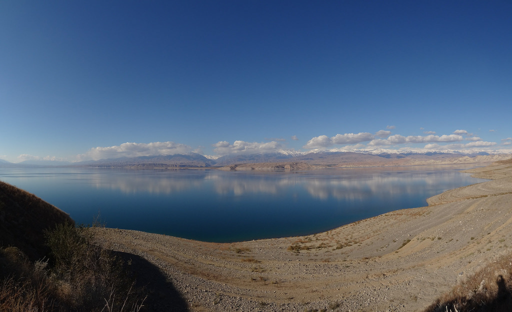 Réservoir de Toktogul, fleuve Naryn, Kirghizistan