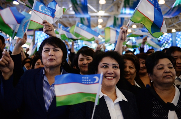 Ouzbékistan Drapeau Femmes Politique