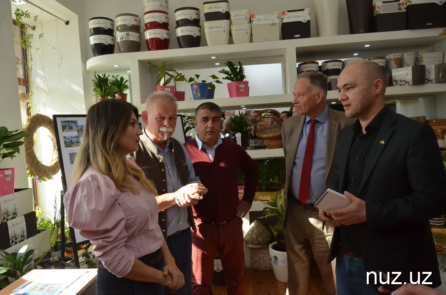 Günter Overfeld Ecole Visite Samarcande Ouzbékistan