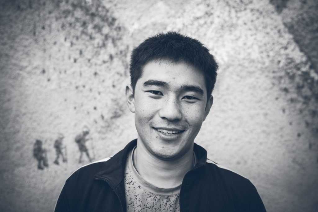 guide touristique portrait kirghiz