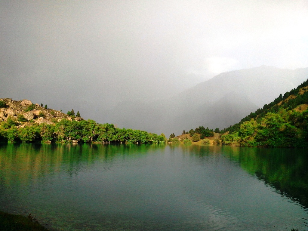 Tadjikistan lac de Timour-Dara brume