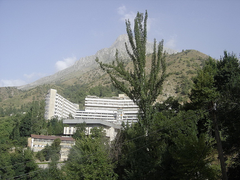 Tadjikistan Khoja Obi-Garm complexe immobilier dans la montagne