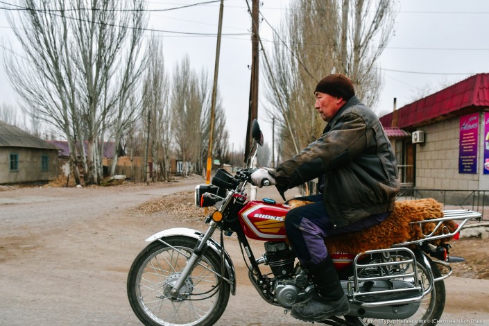Jarkent Kazakhstan Ville Frontière Chine Moto Route