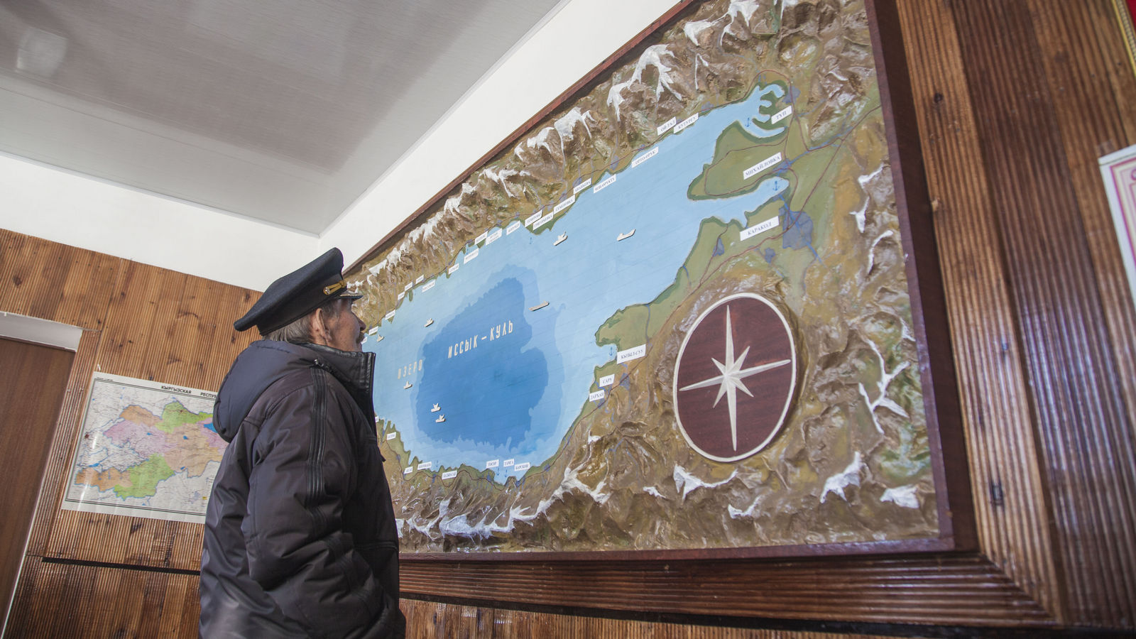 Boris Tchumakov Issyk-Koul Compagnie de navigation Fret Kirghizstan Lac Faillite Carte