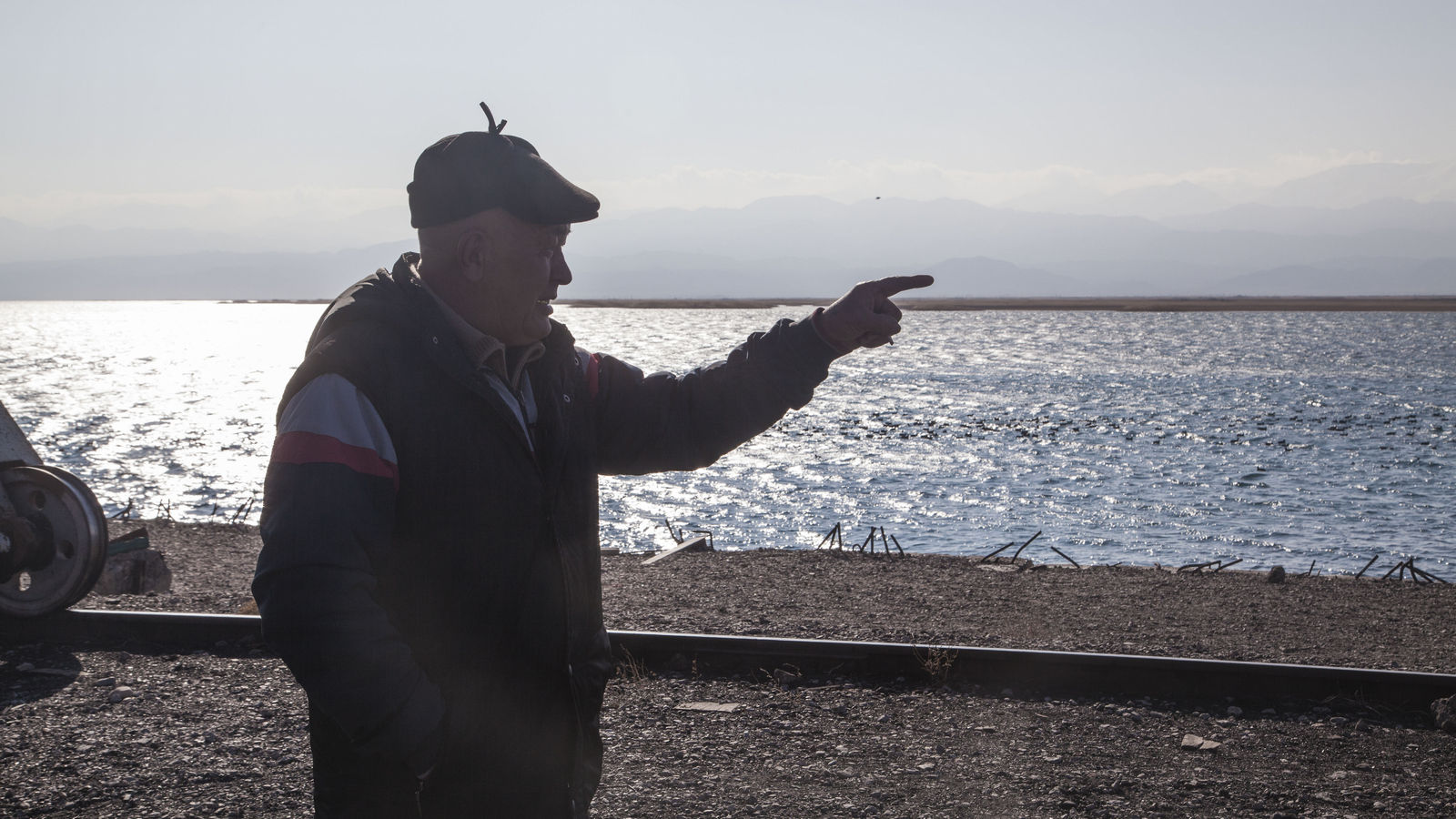 Zaïrbek Kydyrchaïe Issyk-Koul Compagnie de navigation Fret Kirghizstan Lac Faillite Grue