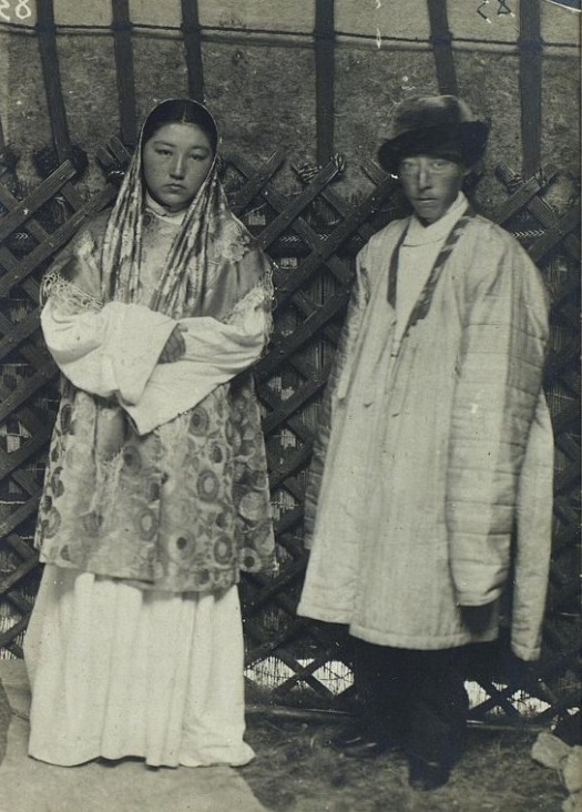 Couple Riches Portrait Kazakhs Kazakhstan XIXème XXème siècle 19ème 20ème Photographies Histoire Société