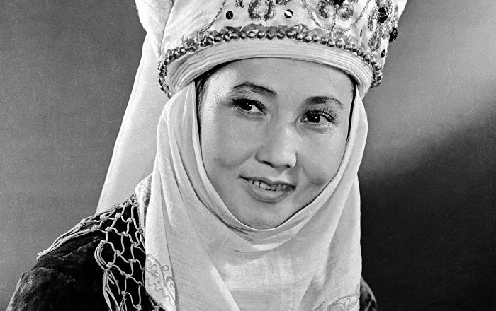 Boubousara Beïchenalieva Rues Bichkek Kirghizstan Femmes Nom