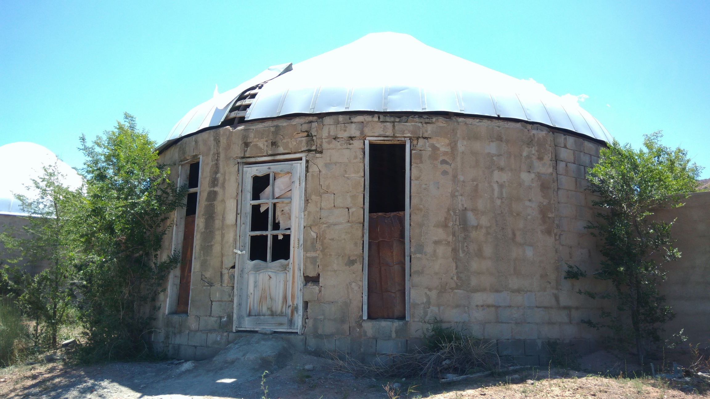 Aalam Ordo Total Yourtes Ruine Kirghizstan