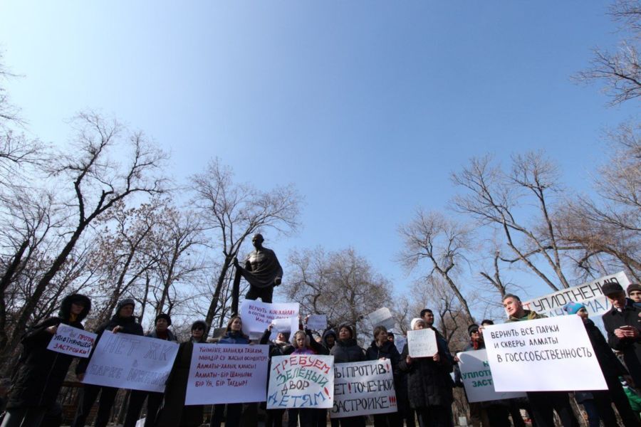 Kazakhstan Almaty Parc Gandhi Politique Rassemblement Mouvement Contestation